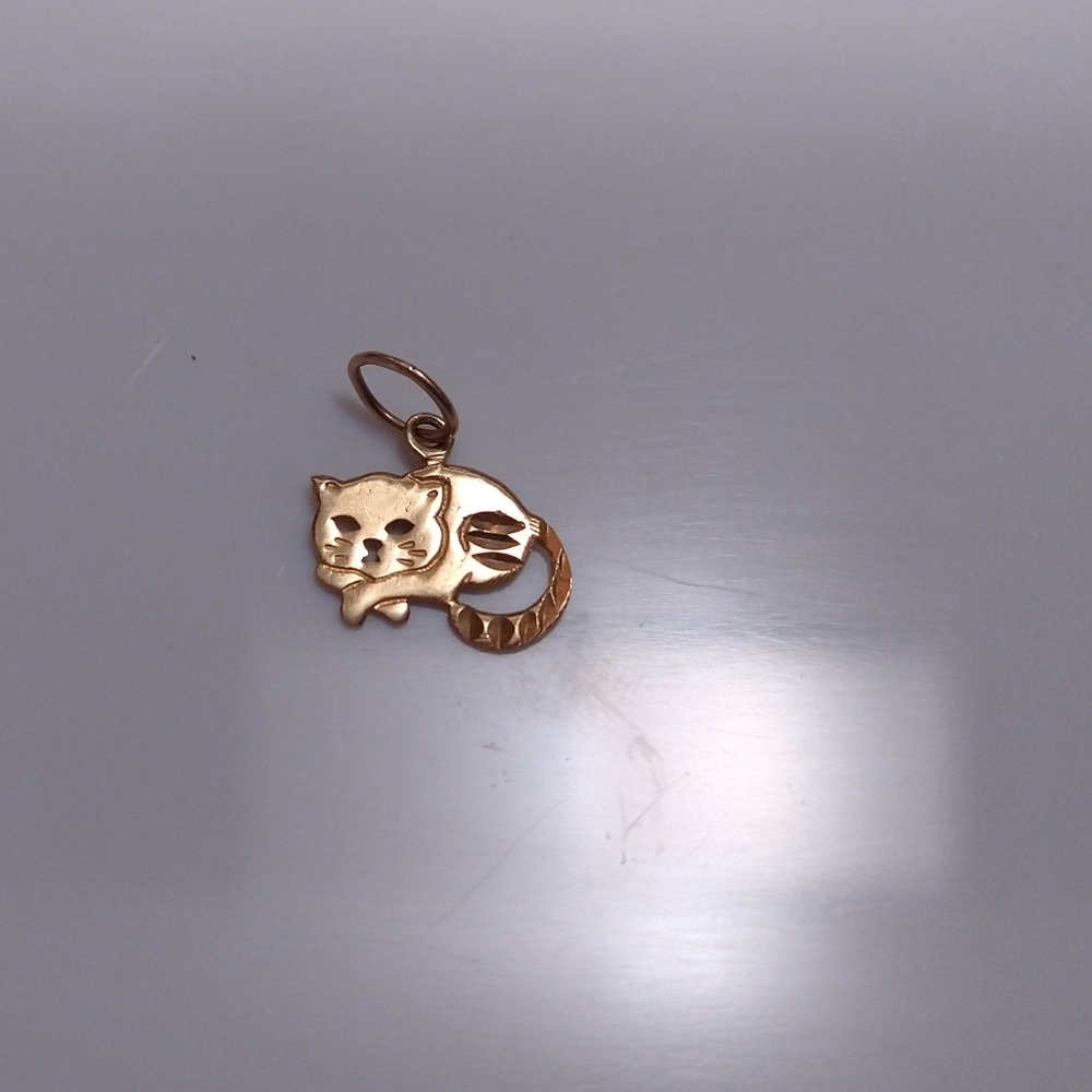 Vintage Retro 14k Gold OroAmerica Yellow Gold Diamond Cut Cat Charm